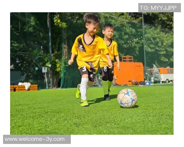 陕西联合足球俱乐部公开招募U20年龄段男子足球运动员欢迎加入我们的团队 陕西联合足球俱乐部公开招募U20年龄段男子足球运动员欢迎加入我们的团队
